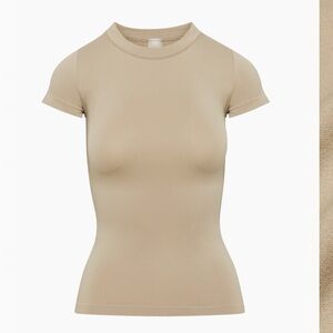 Sunday Best Aritizia smooth seamless willow hip Tshirt